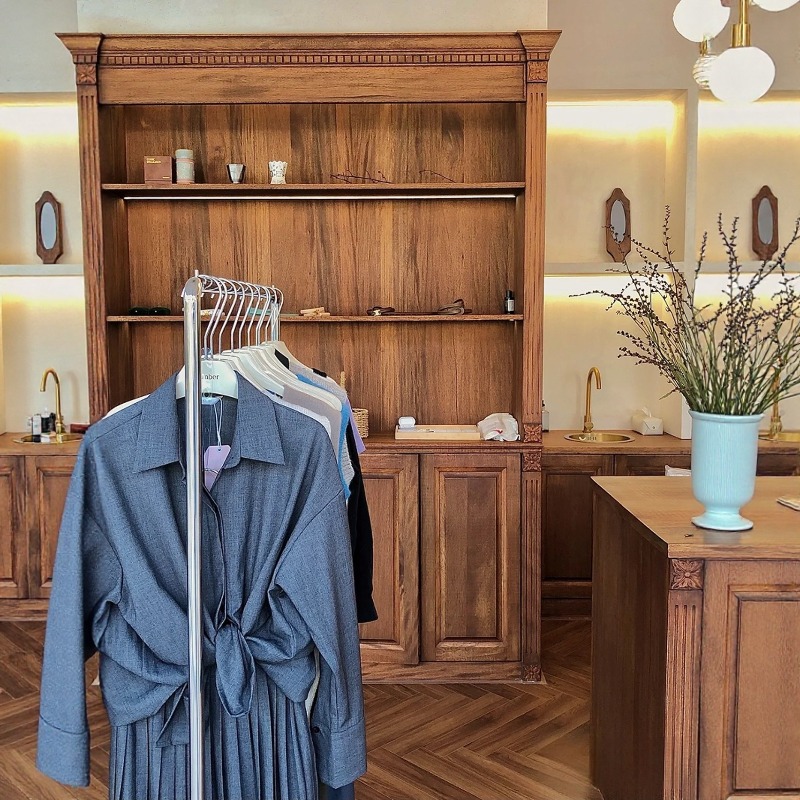 Clothing store, cashier counte - Office Furniture Second Hand review and price